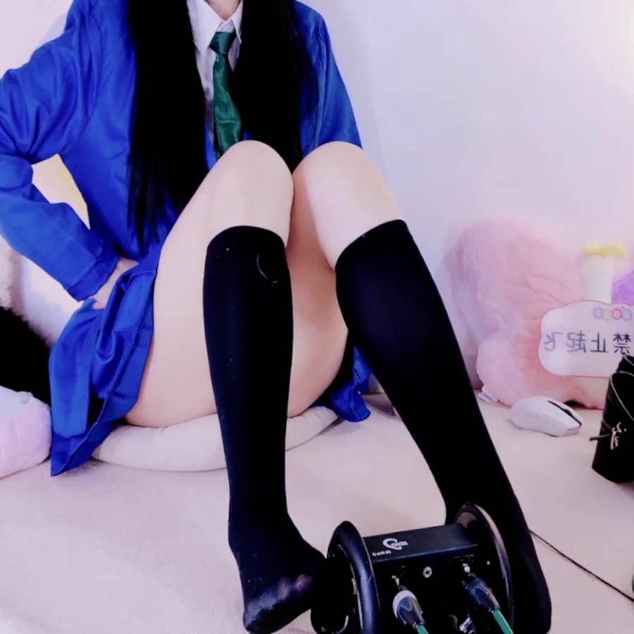 [兰兰小苍Freesia] No.019 – 嗷呜 吃耳朵 足音 原味袜子摸耳朵 [1V-2.57GB]