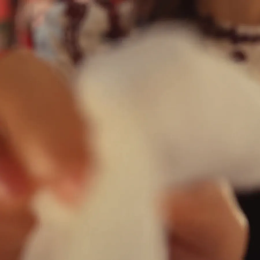 [梵拉] No.080 – 【梵拉ASMR】氛围拉满！圣诞雪夜木屋中的幸福助眠服务~ 面部清洁spa护理与甜点cafe 电影感轻语沉浸实景助眠~【Hires无损音质4K超清】 [1V-1.69GB]